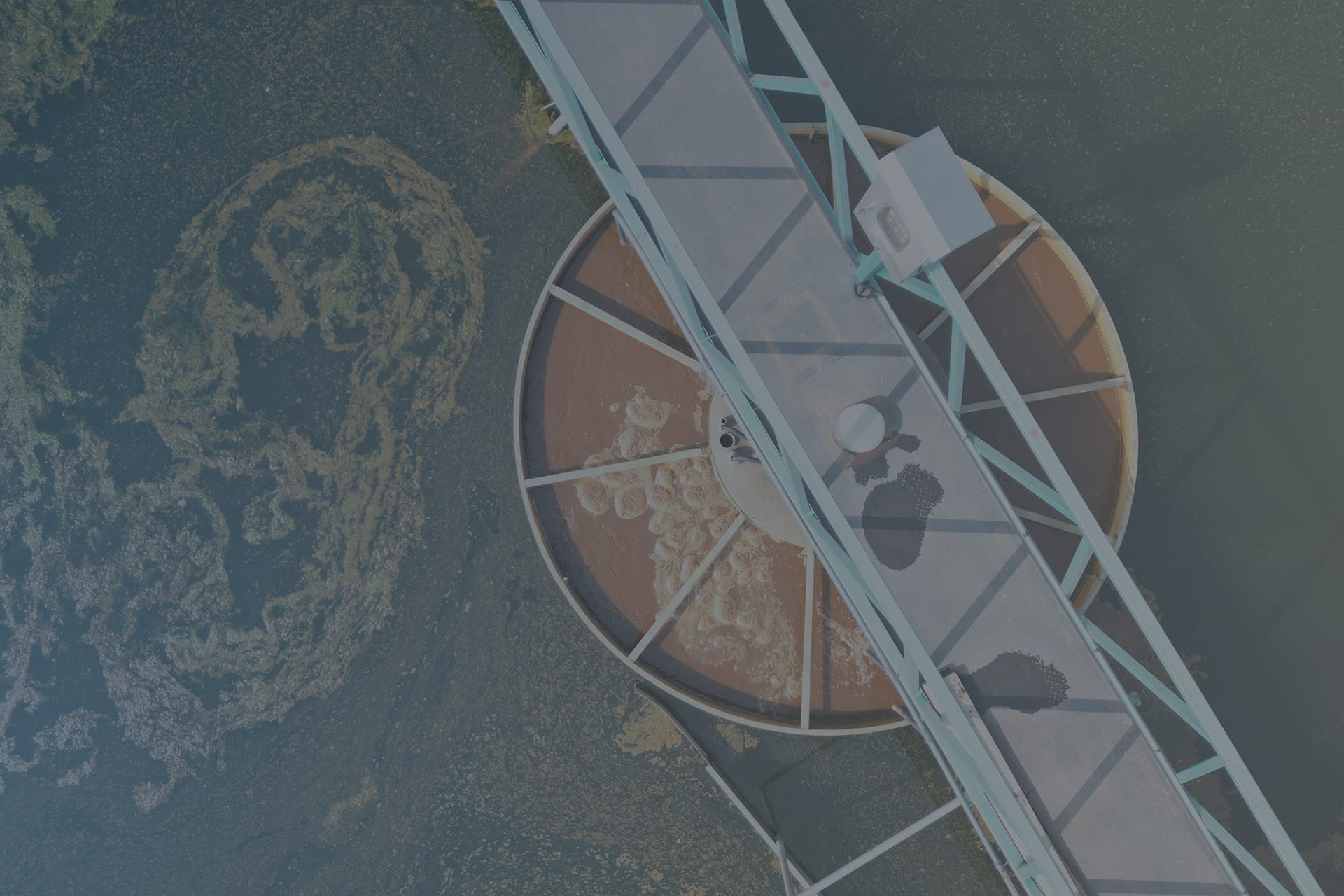 Vanværksbranche og branche for spildevand illustreret med et spildevandsanlæg