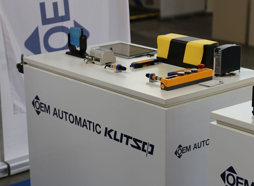 Sikkerhedsbumper, sikkerhedsradar og sikkerheds PLC der kan bruges på robot