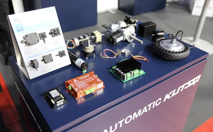 Elmotor og sensor til robot