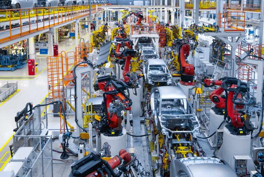 Industri automation illustreret med en bilfabriks produktionsanlæg